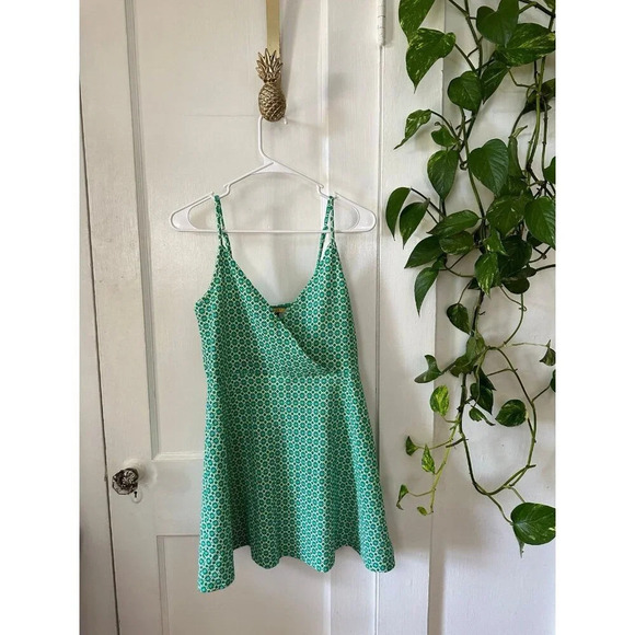 Prince & Fox women’s size medium green tank top - Picture 1 of 7